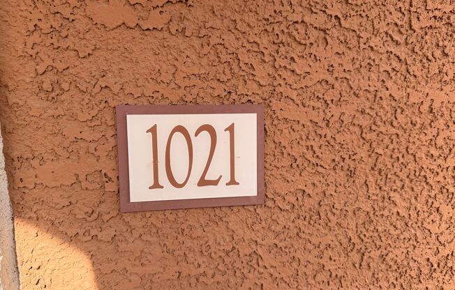 2 beds, 2 baths, $1,595, Unit UNIT 1021