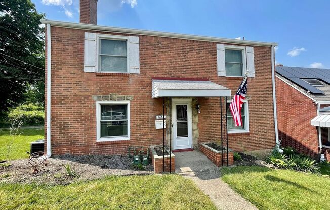 Updated 2 bed 1 bath apartment!