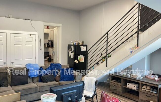 1245 CHARTIERS AVE