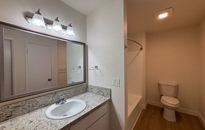 2 beds, 1 bath, 850 sqft, $2,200, Unit 6
