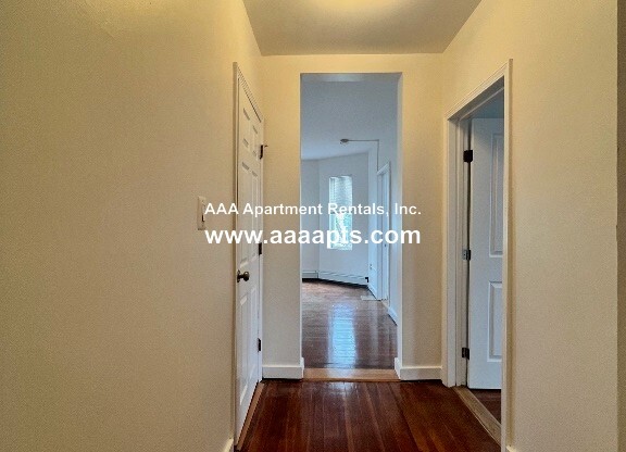 4 WOLCOTT RD