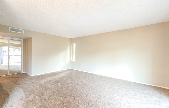 LOVELY AND SPACIOUS 2BR 2BA CONDO!!!