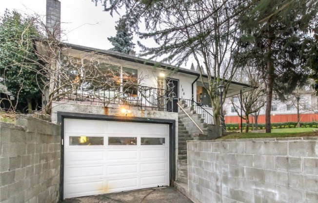 120 Kennebeck Ave S