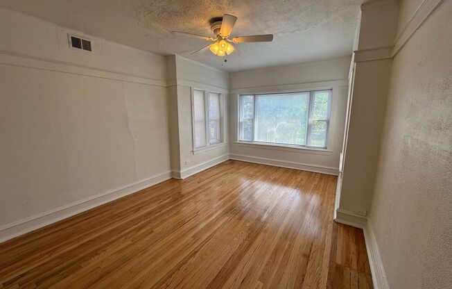 5436 W Potomac