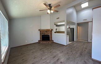 2 beds, 1.5 baths, 950 sqft, $900, Unit C