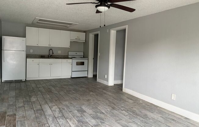 1 bed, 1 bath, 700 sqft, $1,150, Unit Unit 12