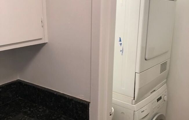 2 beds, 2 baths, $2,000, Unit # 204
