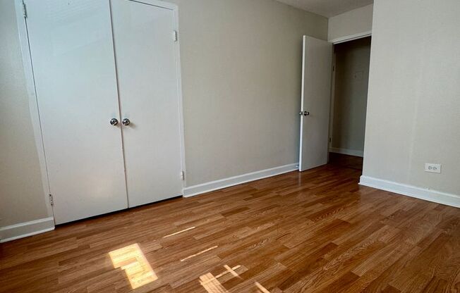 2 beds, 1 bath, $1,850, Unit 302