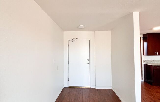 215 N. Mariposa Ave.
