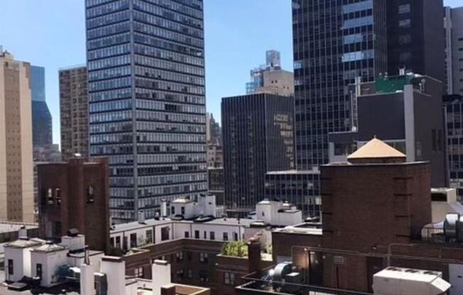 1 bed, 1 bath, 708 sqft, $4,800, Unit 22C