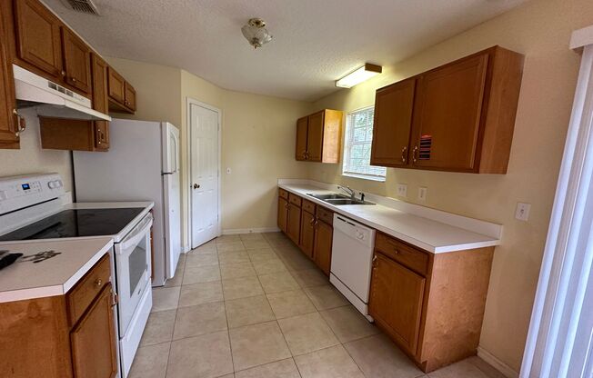 3 beds, 2 baths, $1,725