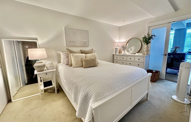 1 bed, 1 bath, 688 sqft, $3,100, Unit T614