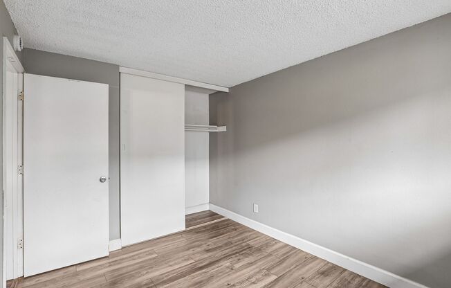 2 beds, 1 bath, 800 sqft, $1,325, Unit 431-01-15