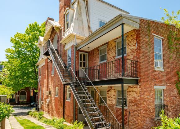 123 W CHURCH ST