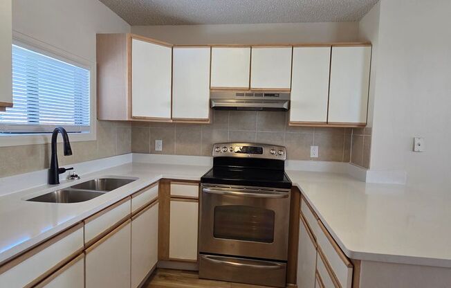 Anita Duplexes 1411-1433 Anita Street