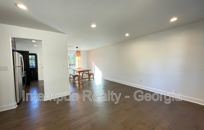2867 JOYCE AVE