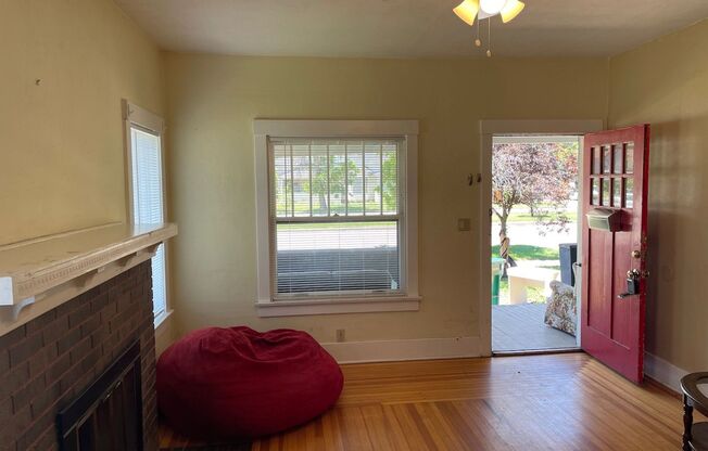 Victorian 4BD - Walking distance from Colorado College