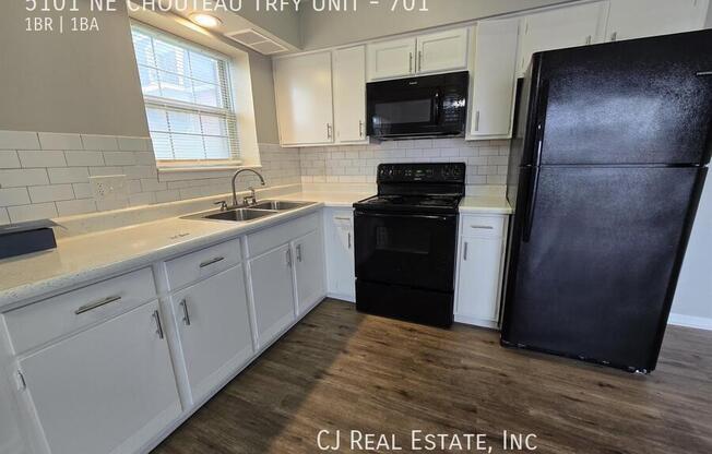5101 NE CHOUTEAU TRFY