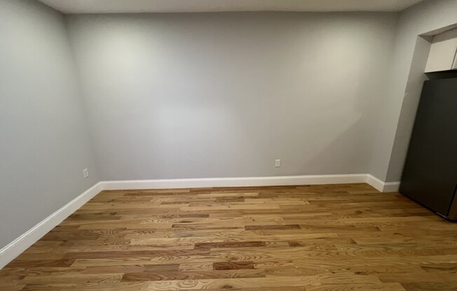2 beds, 1 bath, $4,195, Unit 6