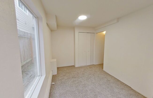 2 beds, 1 bath, $1,500, Unit A