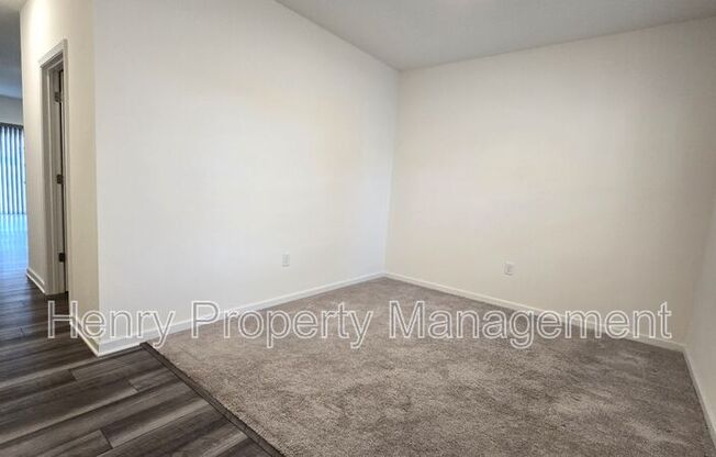 14 WHITE HART CT