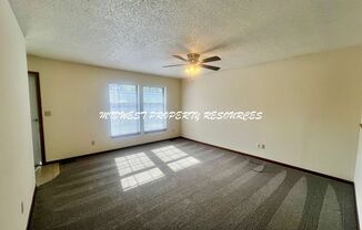 2 beds, 1 bath, $1,180