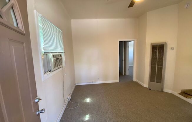 For Lease – Charming 1 Bedroom Cottage Near Downtown!