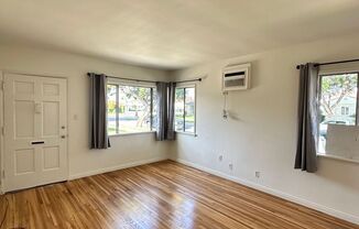 2 beds, 1 bath, 800 sqft, $2,300, Unit 5612