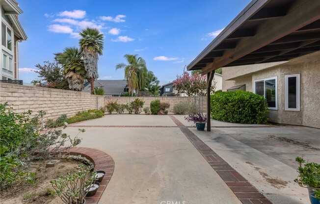 4 beds, 3 baths, 3,229 sqft, $5,600