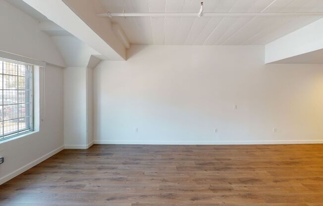 1 bed, 1 bath, 715 sqft, $2,295, Unit 304