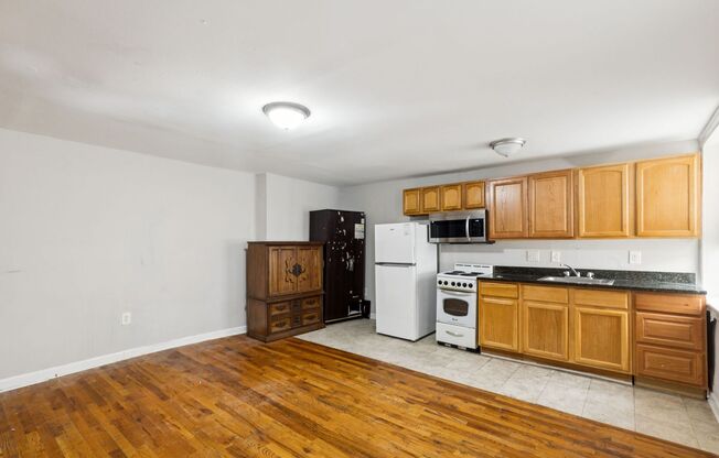 Studio, 1 bath, 280 sqft, $1,050, Unit A3