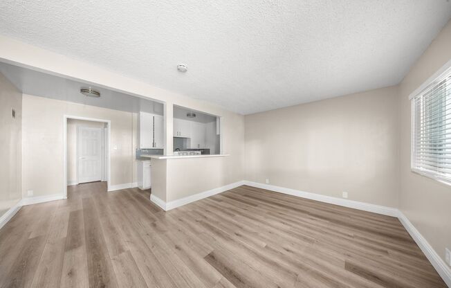 405 W 10th St