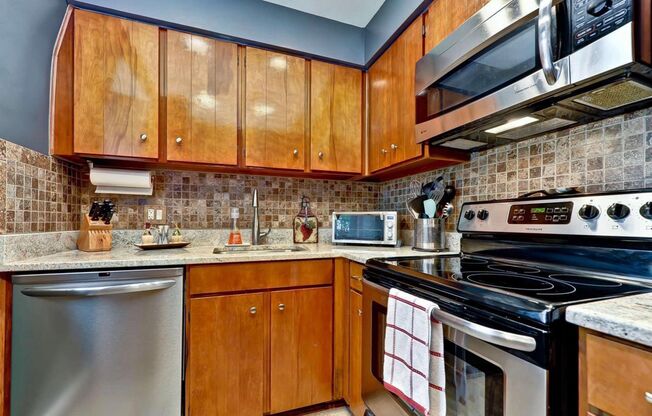Top Floor 1/1 with Updated Kitchen & HDWD Floors