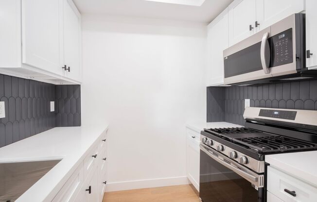 2 beds, 2 baths, $3,254, Unit 103
