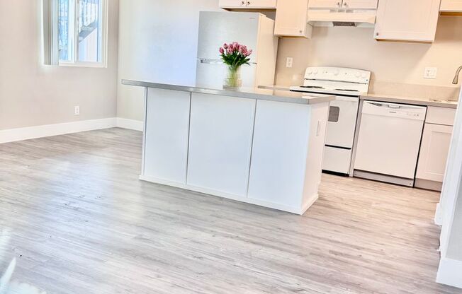 1 bed, 1 bath, 680 sqft, $1,535, Unit 82A