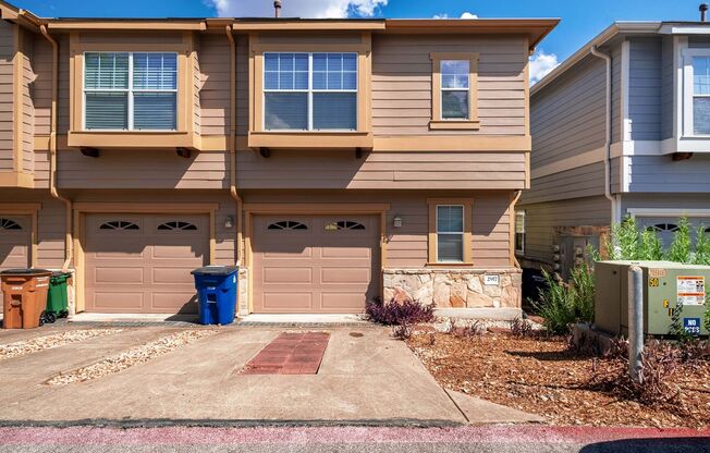 Spacious 2 Story, 2 Bedroom, 2 Bath Edgewick Condo