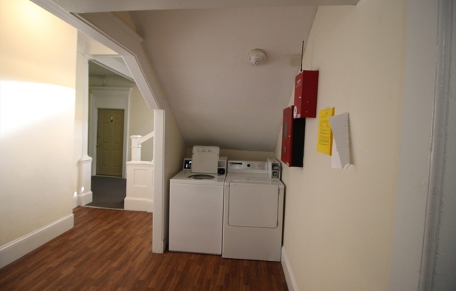 1 bed, 1 bath, 800 sqft, $1,925, Unit 4