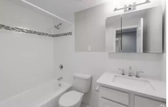 1 bed, 1 bath, 850 sqft, $2,350, Unit 306