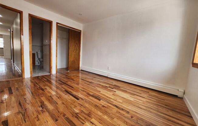 3 beds, 2 baths, 925 sqft, $3,250, Unit 2