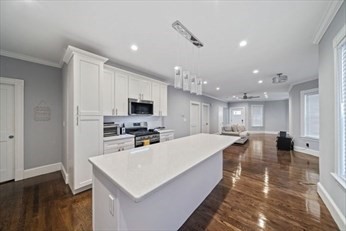 220 BLUE HLS PKWY