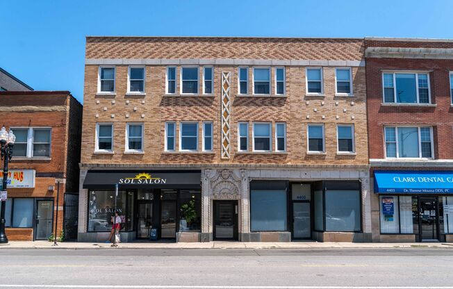 Sheridan Park / Uptown - 2 Bed / 1 Bath