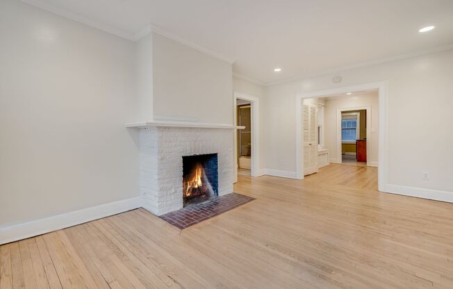 1 bed, 1 bath, 1,000 sqft, $1,800, Unit 11-303