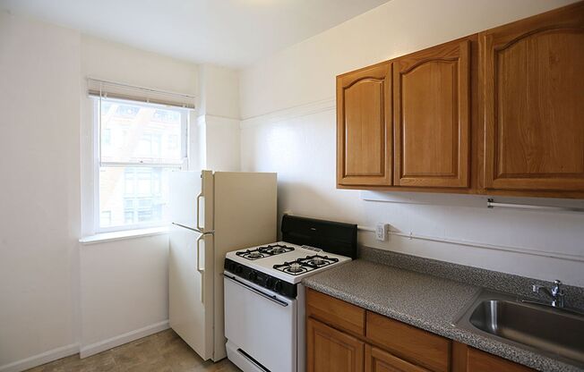 OPEN HOUSE: Tuesday (8/11) 7:10pm-7:30pm. Downtown district 2-1BR/1BA, Shared laundry (797 Bush Street #405)