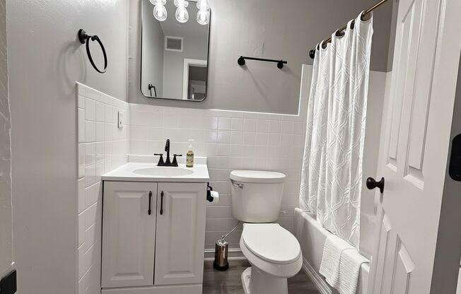 1 bed, 1 bath, 715 sqft, $1,000, Unit 6960-107