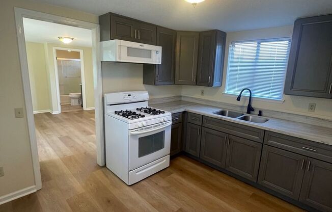 1 bed, 1 bath, $1,795, Unit 4