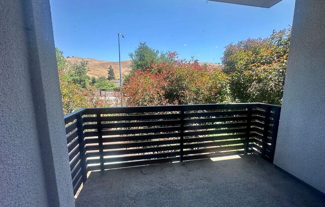Mission Blvd 2 Bedroom 2 Bath Unit!