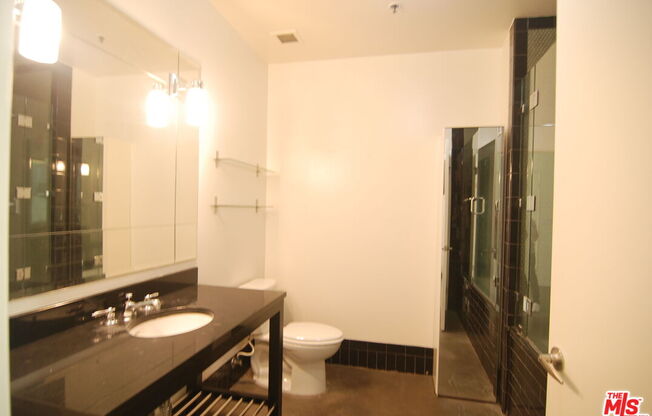 1 bed, 1 bath, 1,190 sqft, $3,200, Unit 310