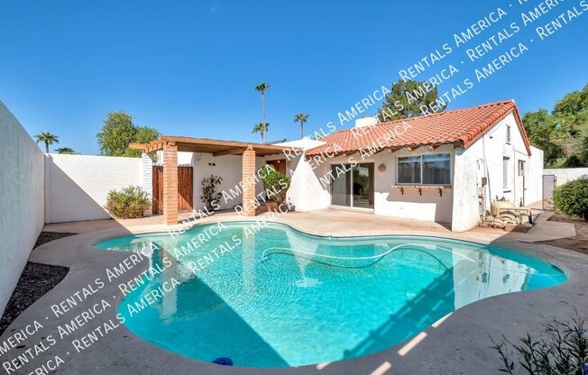 2076 E ALAMEDA DR