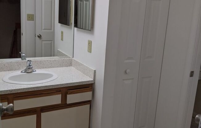 2 beds, 1.5 baths, 1,030 sqft, $1,950, Unit 121
