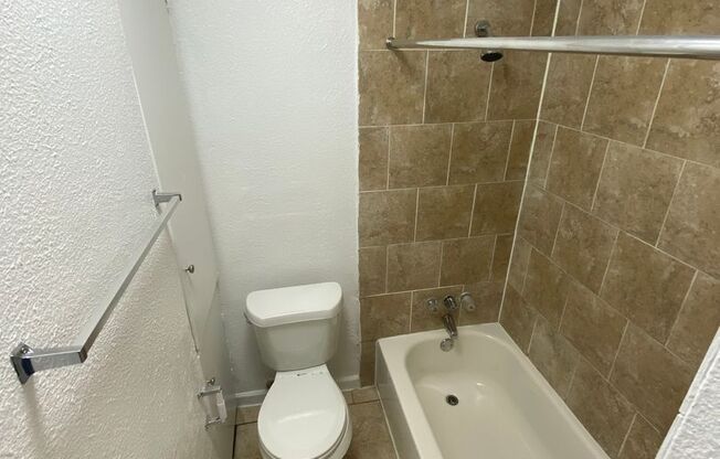 1 bed, 1 bath, 563 sqft, $1,130, Unit 2023